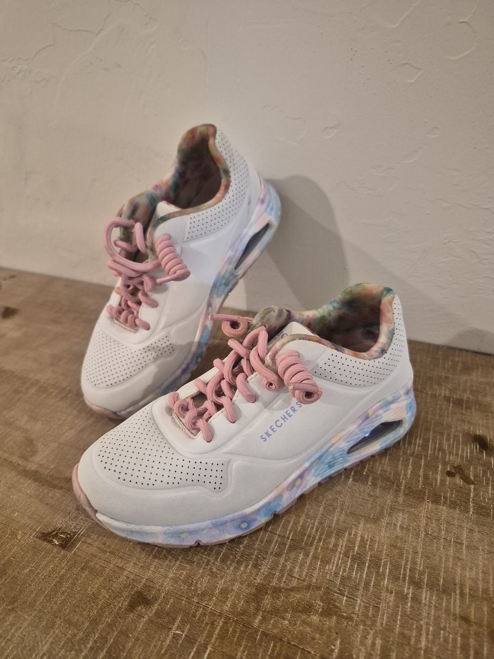 Skechers Kids' White Sneakers with Pink Laces and Multicolor Accents